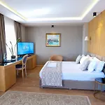 Agroturizem Kodra E Kuajve 4*