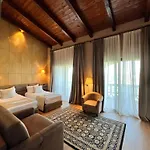 Agroturizem Kodra E Kuajve Resort 4*