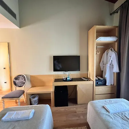 منتجع Agroturizem Kodra E Kuajve Škalngur