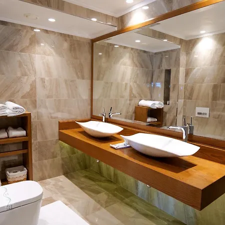 منتجع Agroturizem Kodra E Kuajve Škalngur