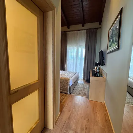 Agroturizem Kodra E Kuajve Resort