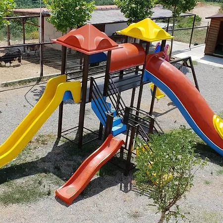 منتجع Agroturizem Kodra E Kuajve Škalngur