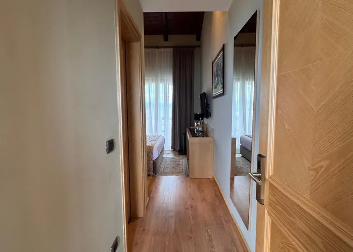 Agroturizem Kodra E Kuajve 度假村 4*