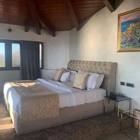 Agroturizem Kodra E Kuajve 4*