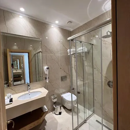 Agroturizem Kodra E Kuajve 4* Škalngur