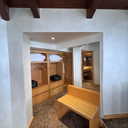 Agroturizem Kodra E Kuajve Resort 4*