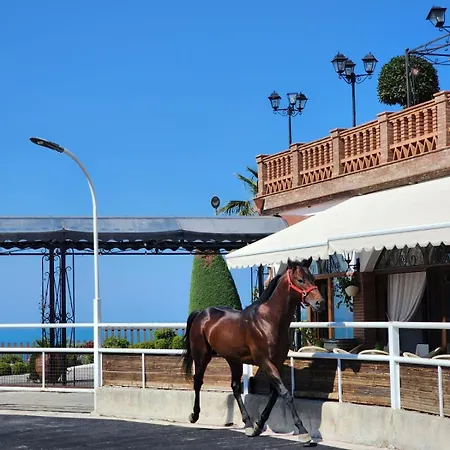 Agroturizem Kodra E Kuajve Resort 4*