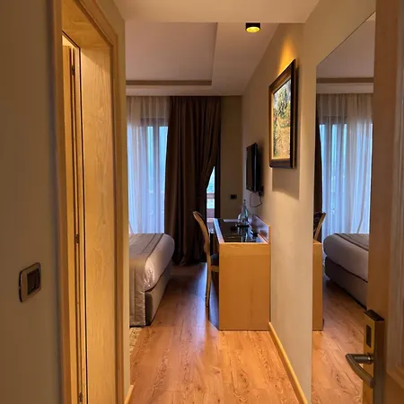 Agroturizem Kodra E Kuajve Resort 4*