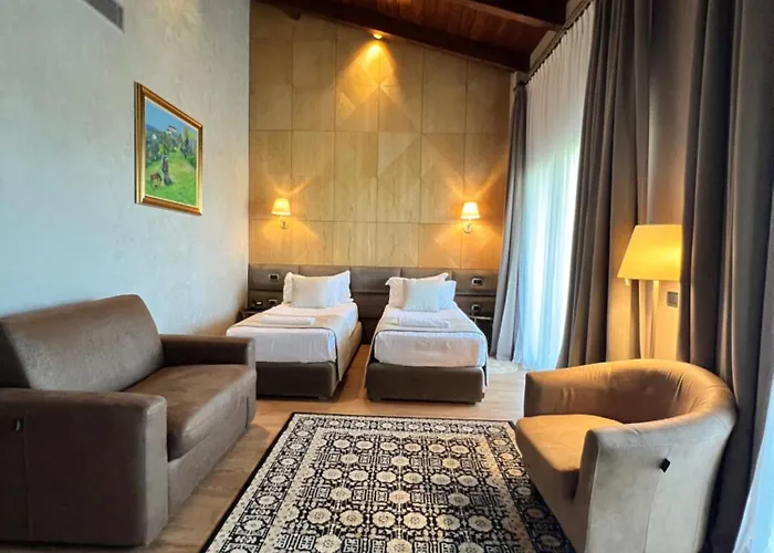 Agroturizem Kodra E Kuajve 4* Škalngur