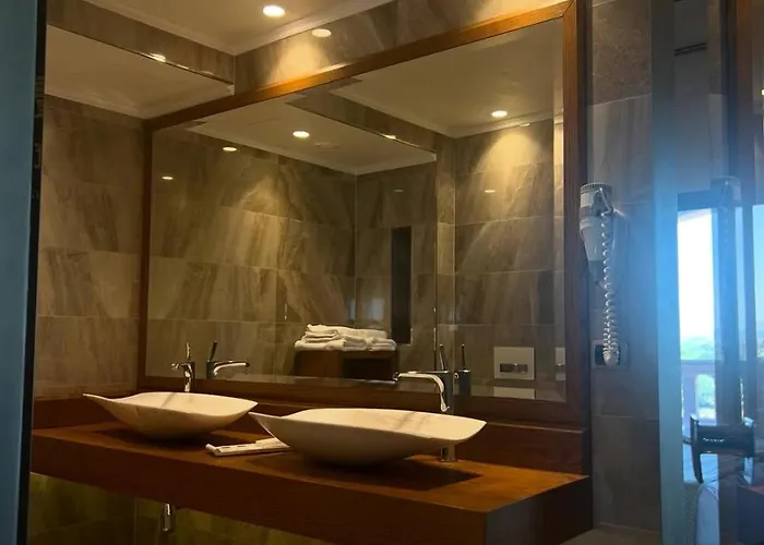 Agroturizem Kodra E Kuajve Resort Shkallnur