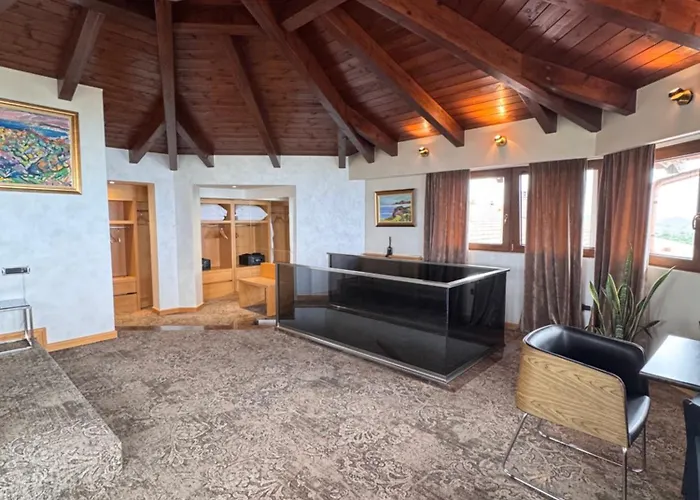 Agroturizem Kodra E Kuajve 4* Škalngur