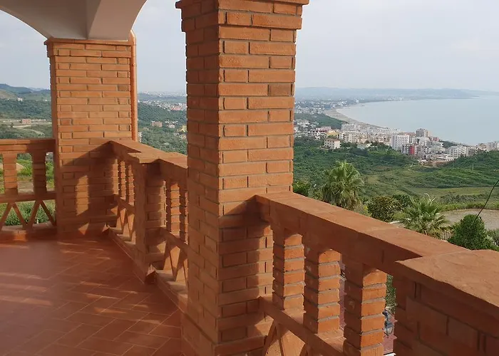 Agroturizem Kodra E Kuajve Resort 4*