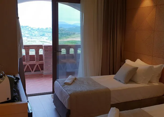 Agroturizem Kodra E Kuajve Resort Shkallnur